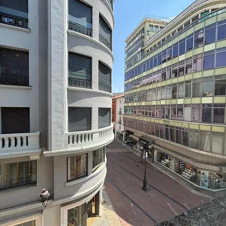 Atuairehome En La Plaza Mayor Ii Centro Historico De Con Parking Incluido