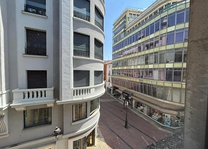 Atuairehome En La Plaza Mayor Ii Centro Historico De Con Parking Incluido